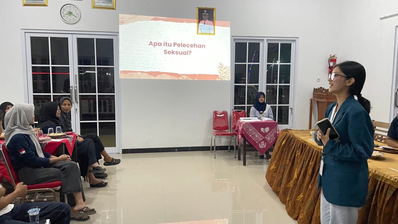 Mahasiswa KKN UNDIP Edukasi Remaja Tegalmade tentang Jerat Hukum Pelecehan Seksual, Kunci Perlindungan Masa Depan!