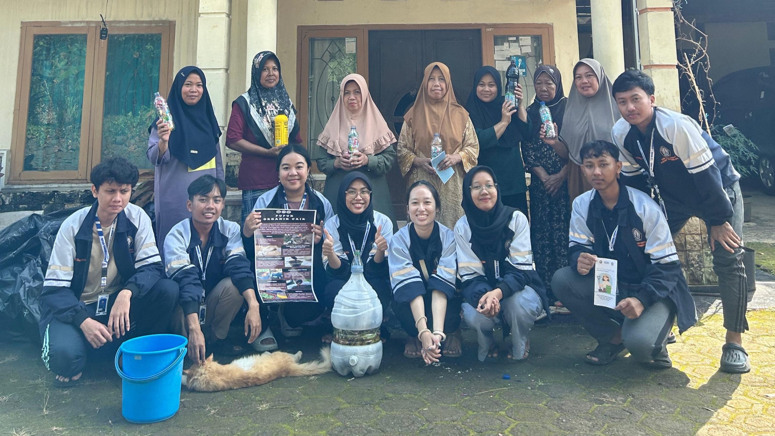 Mahasiswa KKN-T UNDIP Ciptakan Alat Kompos Sederhana sebagai Solusi Pengolahan Sampah Organik Warga Tembelang