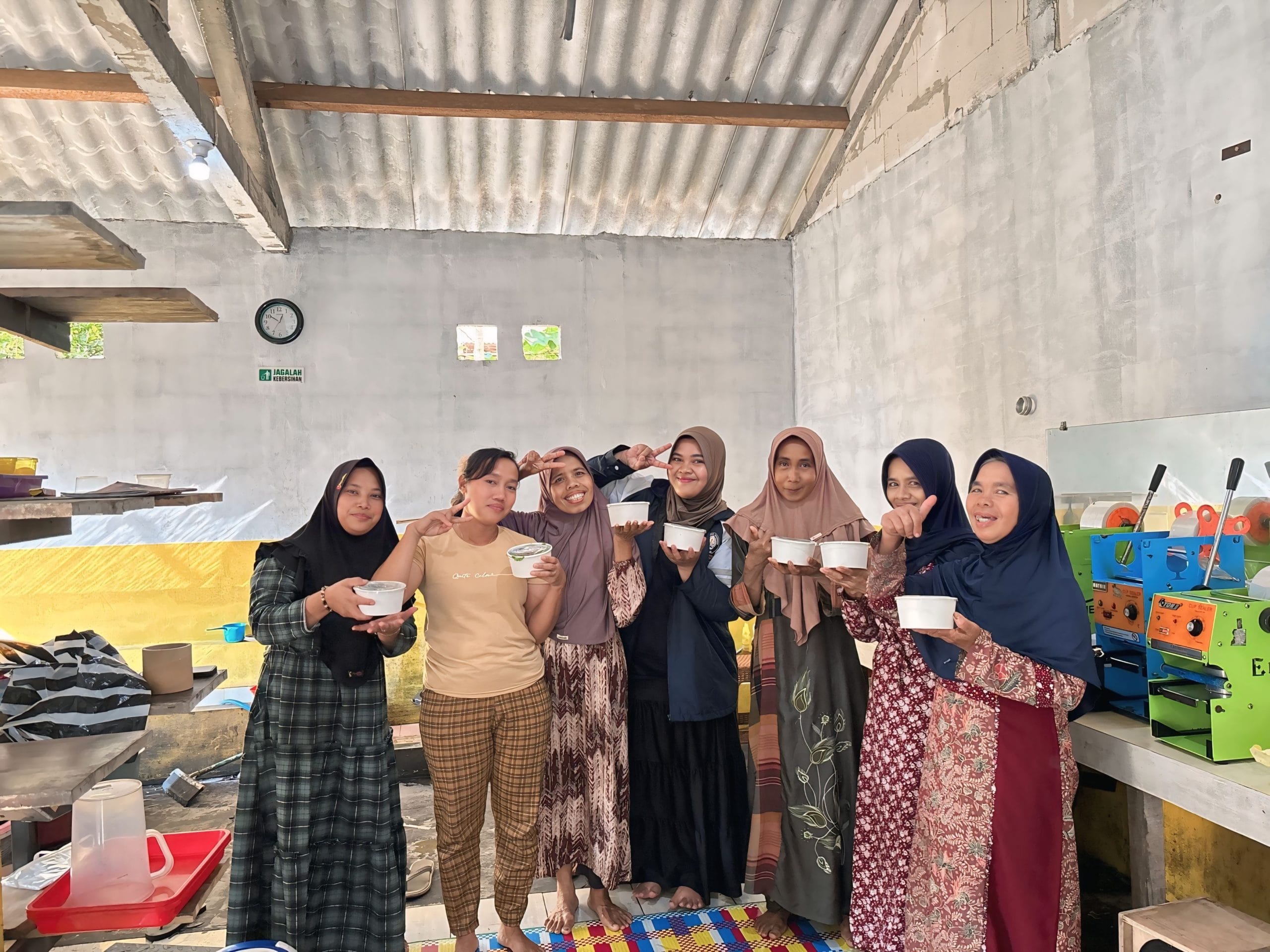 Mahasiswa KKN-T IDBU 13 UNDIP Dorong Kreativitas Ibu Rumah Tangga Lewat Bento Day di Dusun Kalikesek, Kendal Mahasiswa KKN-T IDBU 13 UNDIP Dorong Kreativitas Ibu Rumah Tangga Lewat Bento Day di Dusun Kalikesek, Kendal