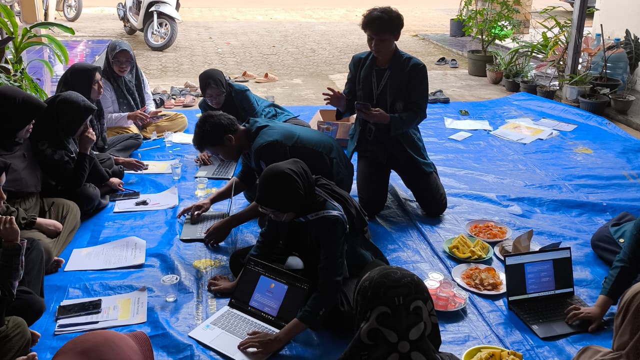 Mahasiswa KKN-T Undip Kembangkan Website PWA untuk Pemasaran dan Monitoring Pertanian di Dusun Tembelang