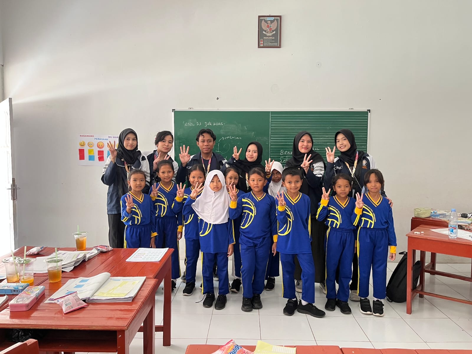 Mahasiswa KKN-T UNDIP Hadirkan Edukasi Nilai Uang bagi Siswa Kelas 3 SD Negeri Sriwulan