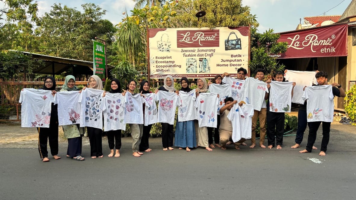 Zero Waste Fashion, La Romiz Ubah Daun dan Kain Jadi Karya Bernilai Zero Waste Fashion, La Romiz Ubah Daun dan Kain Jadi Karya Bernilai