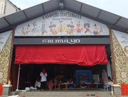 Revitalisasi Kreatif, Sentuhan Mahasiswa KKN IDBU 22 UNDIP Segarkan Wajah Panggung Ketoprak Sri Mulyo