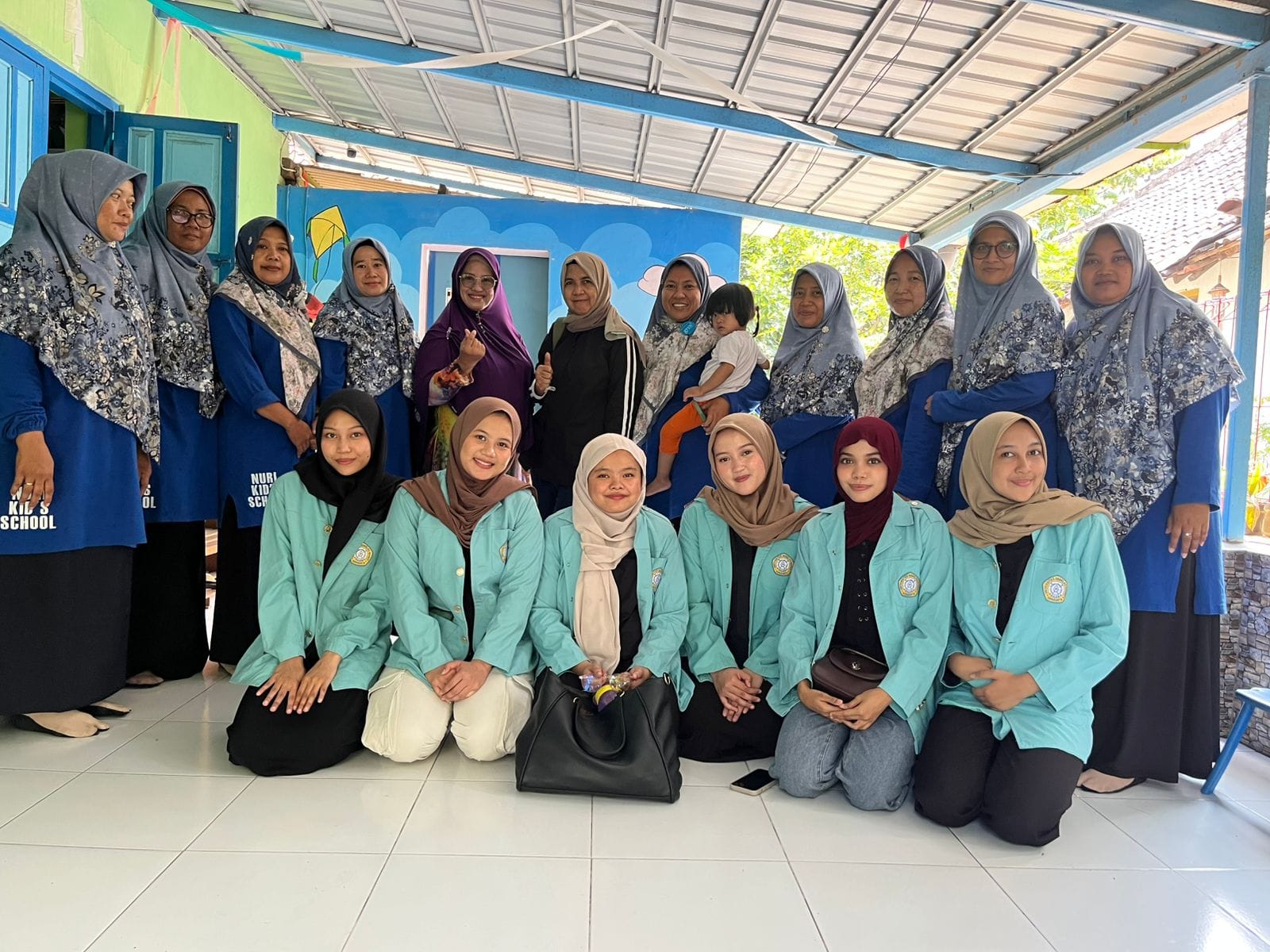 Psikologi UNS Gelar Kegiatan “Mewarnai Emosi” untuk Dukung Perkembangan Sosioemosional Anak di KB Nuri Kids School Psikologi UNS Gelar Kegiatan “Mewarnai Emosi” untuk Dukung Perkembangan Sosioemosional Anak di KB Nuri Kids School