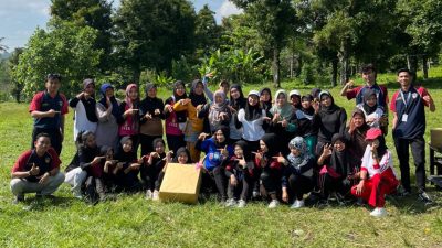 Mahasiswa Kelompok 18 KKN UPGRIS Gelar Senam Ceria Bersama Ibu-Ibu PKK Dusun Gintungan, Desa Gogik 