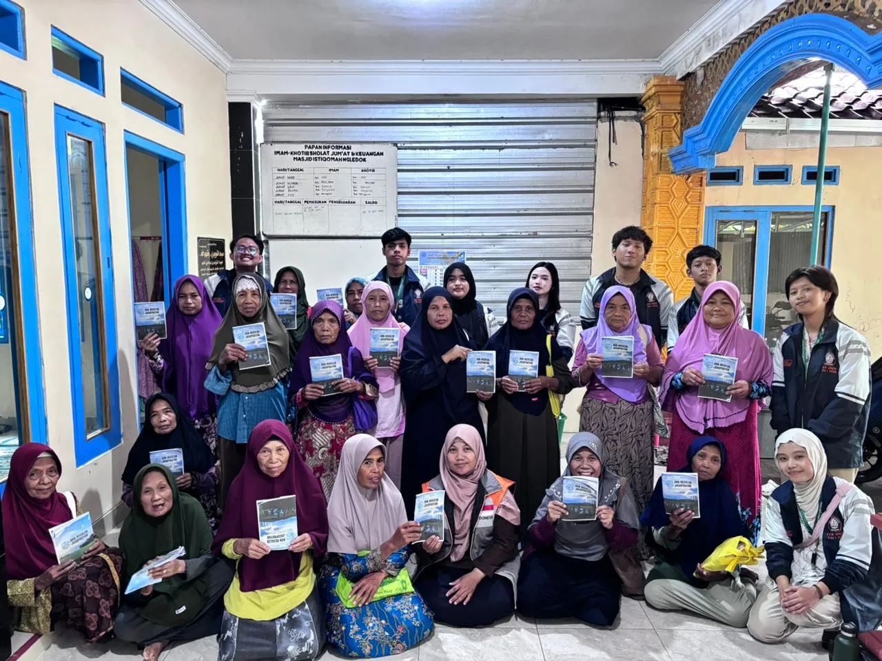 KKN UNDIP Sosialisasikan Kesiapsiagaan Gempa melalui Pemanfaatan dan Perawatan Alat Evakuasi Ringan di Desa Jogoprayan