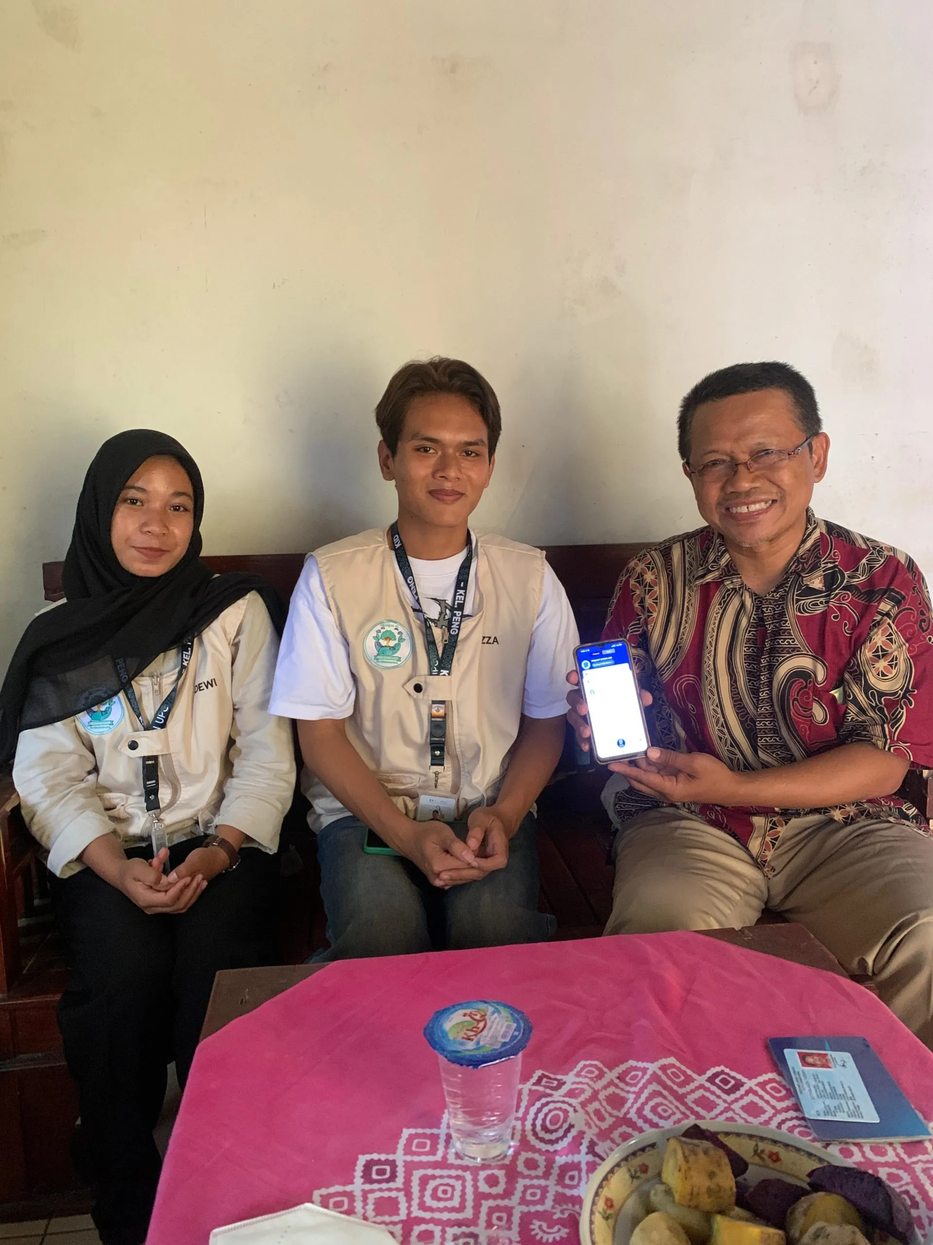 Dorong UMKM Go Digital, Mahasiswa KKN UPGRIS Kelompok 32 Modernisasi Usaha Warga RW 03 Penggaron Kidul Dorong UMKM Go Digital, Mahasiswa KKN UPGRIS Kelompok 32 Modernisasi Usaha Warga RW 03 Penggaron Kidul