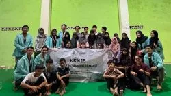 Aksi Mahasiswa KKN UNS Edukasi Pemilahan Sampah bagi Anak Desa Dibal dalam Mendukung SDGs 12 dan 17