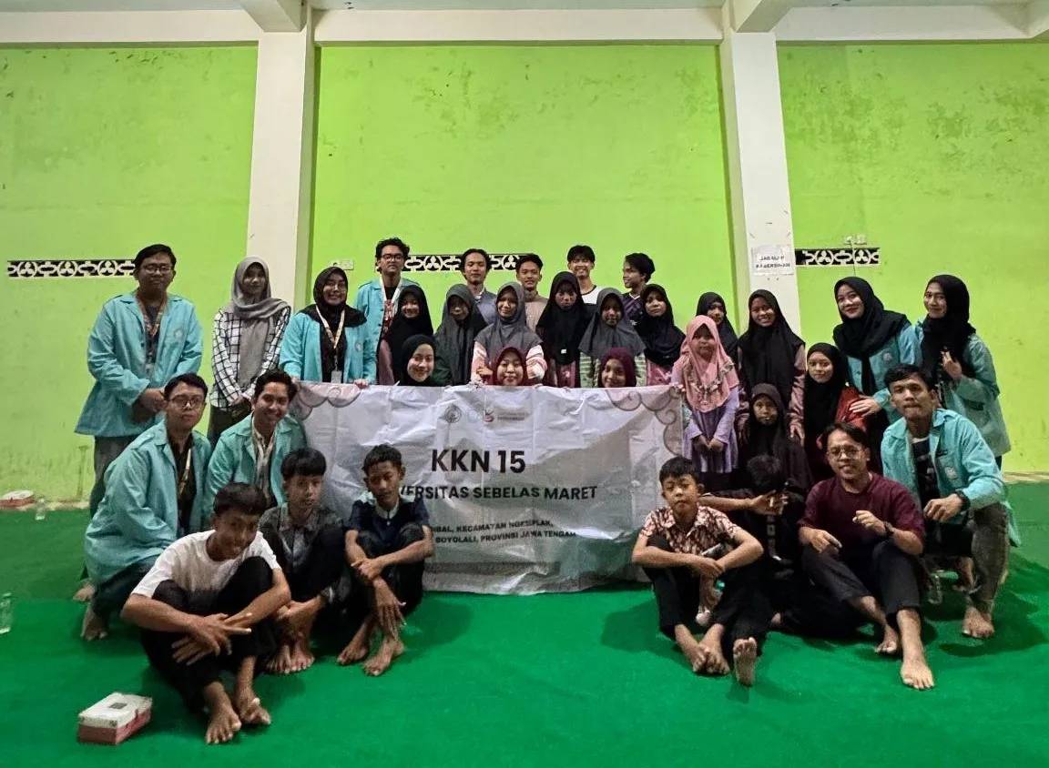 Aksi Mahasiswa KKN UNS Edukasi Pemilahan Sampah bagi Anak Desa Dibal dalam Mendukung SDGs 12 dan 17